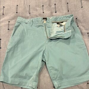 BOSS Men's Green Shorts 30 Regula
